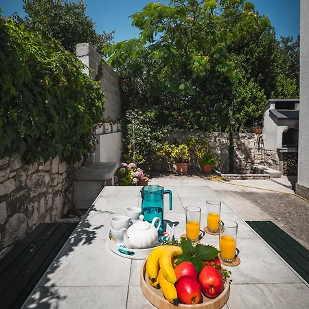 Apartment Dunja Supetar